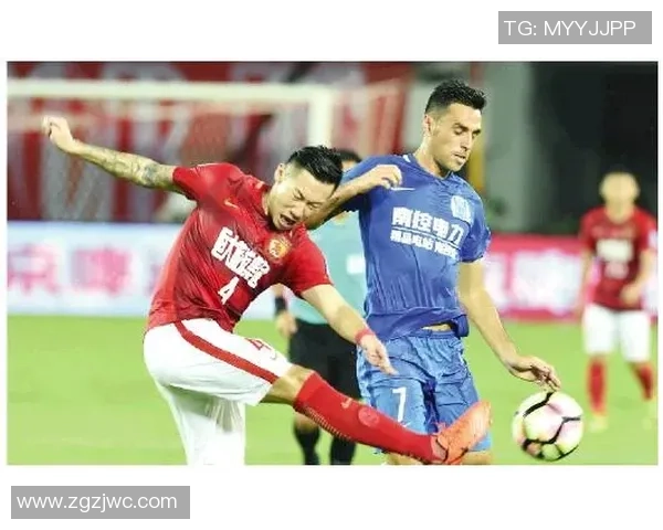 2015年恒大与申鑫激战回顾：足球场上的荣耀与拼搏精神