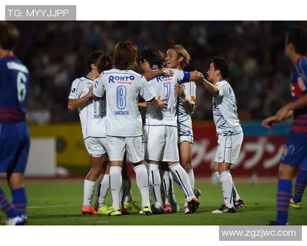 东京绿茵与千叶市的激烈对决展现足球魅力与团队精神的完美结合 东京绿茵与千叶市的激烈对决展现足球魅力与团队精神的完美结合