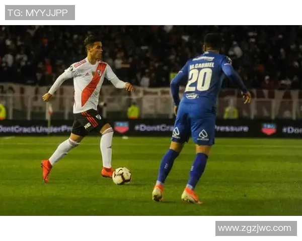 克鲁塞罗与河床对决结果揭晓比赛精彩瞬间回顾